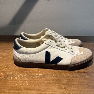 VEJA SIUPER RARE ~White and Navy Men's Sneakers